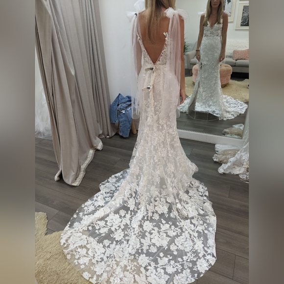 Made with Love Jaymes Wedding Dress NWT - Picture 3 of 3